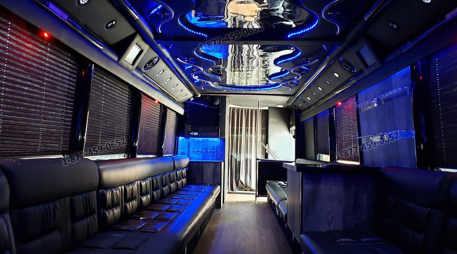 toronto-party-bus-rental:-everything-you-need-to-know-before-booking